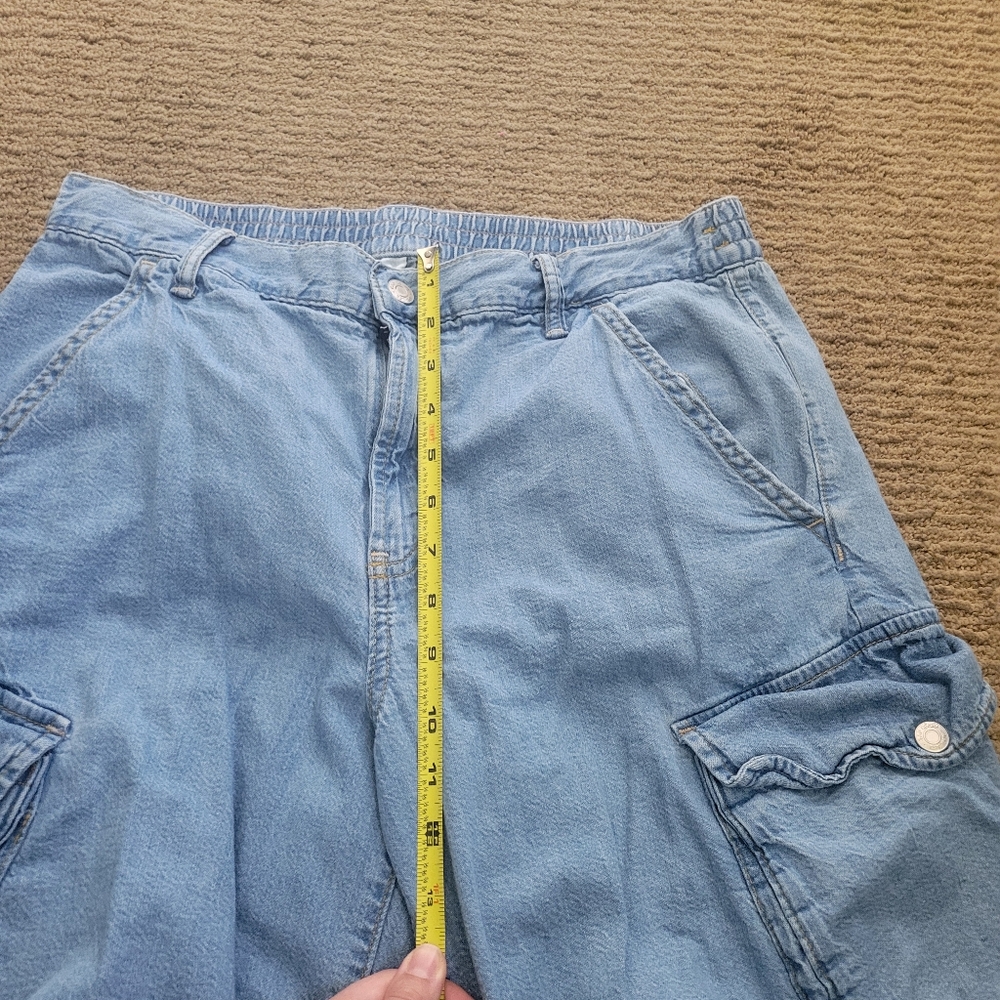 Gap Mid Rise Wide Leg Baggy Cargo Light Jeans, Size 31/12 Loose Fit Pockets. - Picture 10 of 16